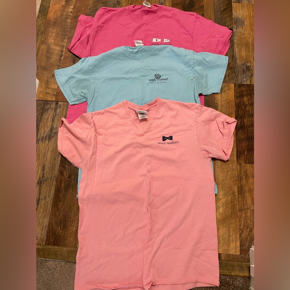3 simply southern Ts
